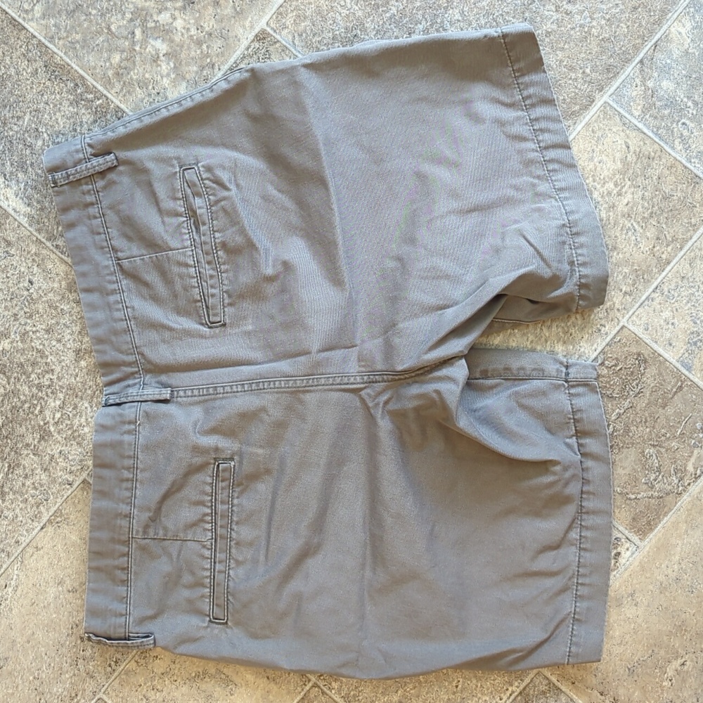Shorts - Picture 2 of 4